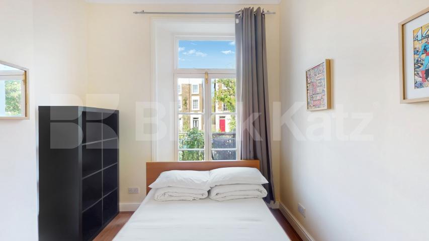 Stylish 3 bedroom flat on quiet residential street in Camden  Rochester Road, Camden